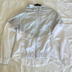 Nike Women’s Wind Breaker